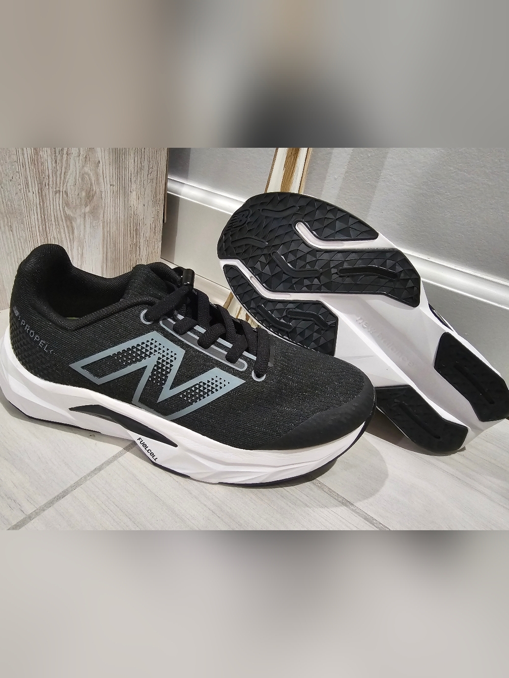New Balance FuelCell Propel Boys Black Sneakers Size 4Y Wide